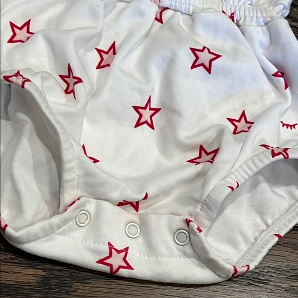 Baby Star Print Romper 1-3 months Livly bloomingdale’s prima cotton EUC designer - Picture 3 of 4